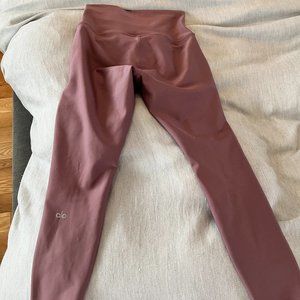 Alo Yoga Airlift 7/8 Small in woodrose